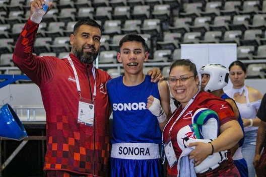 Alumno de Cobach es bicampeón nacional de boxeo el chiltepin